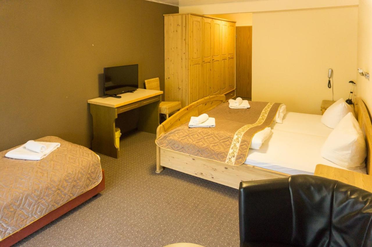 Kraehenbad Hotel Alpirsbach Bagian luar foto