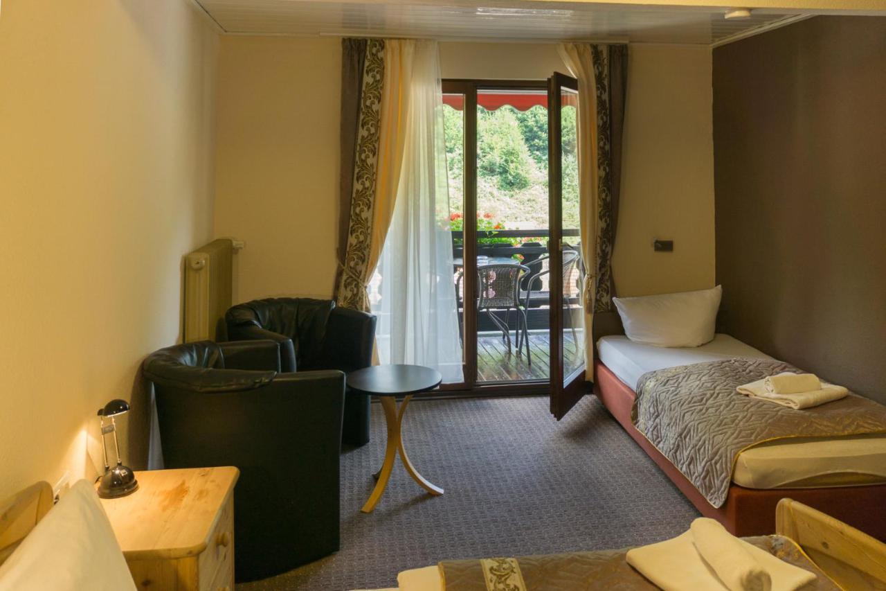 Kraehenbad Hotel Alpirsbach Bagian luar foto