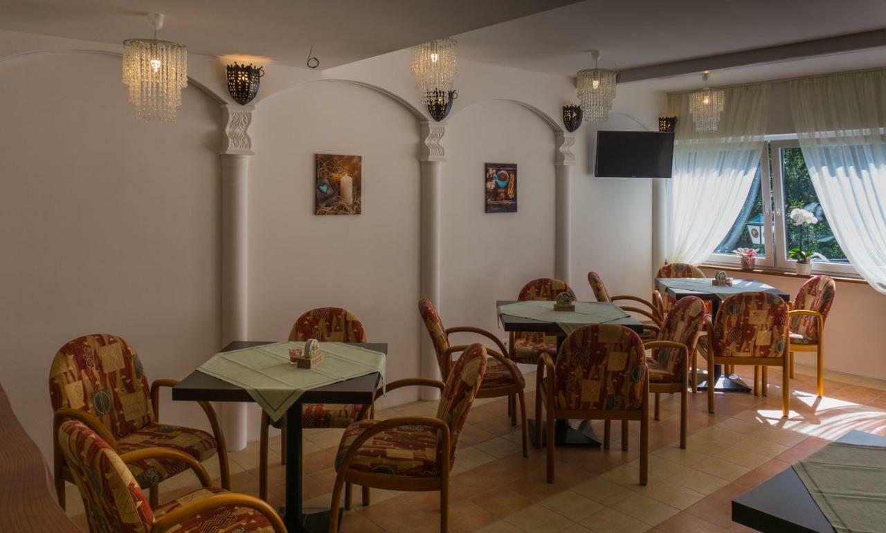 Kraehenbad Hotel Alpirsbach Bagian luar foto
